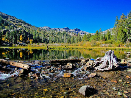 L'eau est si claire qu'on distingue, à certains endroits, les fonds jusqu'à 21 mètres de profondeur.