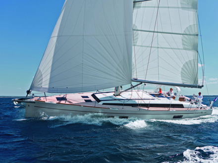 Ayant une vocation de bateau de propriétaire, tout a été conçu pour que les manoeuvres puissent se faire en équipage réduit. Ayant une vocation de bateau de propriétaire, tout a été conçu pour que les manoeuvres puissent se faire en équipage réduit.