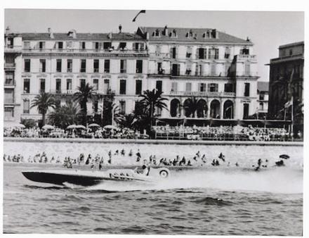 Bateau à moteur Rafale V (autrefois Aurora) en 1934. Hydroplane de record à moteur d'avion Hispano-Suiza V12. Nautisme Article