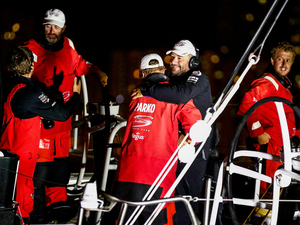 Volvo Ocean Race : Team Sun Hung Kai/Scallywag triomphe à domicile !