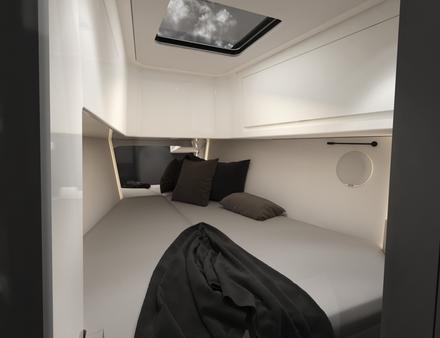La cabine est composée d'un grand lit et d'une salle de bains avec toilette et douche, ainsi que d'une climatisation. Nautisme Article