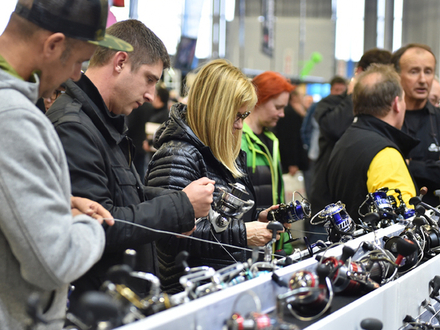 De nombreux exposants y présentent leurs nouveautés : leurres, cannes, hameçons, accessoires de pêche... De nombreux exposants y présentent leurs nouveautés : leurres, cannes, hameçons, accessoires de pêche...