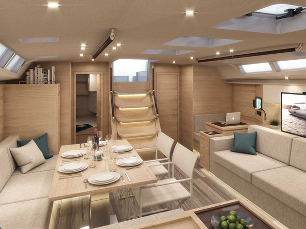 En trois ou quatre cabines, le carré est spacieux, avec une cuisine équipée et un espace repas. Nautisme Article