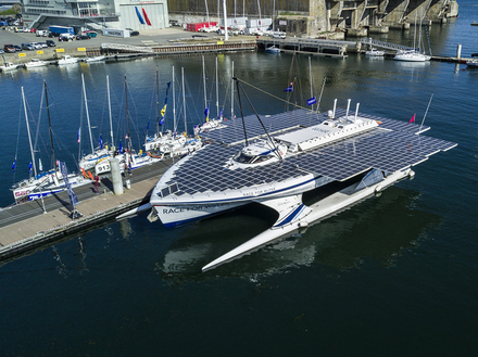 Parti en avril 2017 de Lorient, le navire Race for Water sillonne les mers du globe pour sensibiliser le grand public et les décideurs à la pollution plastique. Parti en avril 2017 de Lorient, le navire Race for Water sillonne les mers du globe pour sensibiliser le grand public et les décideurs à la pollution plastique.