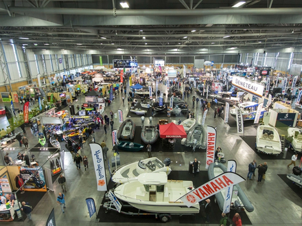 Plus de 50 marques de bateaux sont représentées, ainsi que des spécialistes d'électronique marine, d'accastillage, ou encore des agences de voyage. Plus de 50 marques de bateaux sont représentées, ainsi que des spécialistes d'électronique marine, d'accastillage, ou encore des agences de voyage.