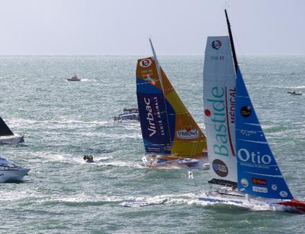 Les IMOCA sont des bateaux de 60 pieds, légers et solides, avec un tirant d'eau de 4,50 m et un mât de 29 m de haut maximum. Nautisme Article