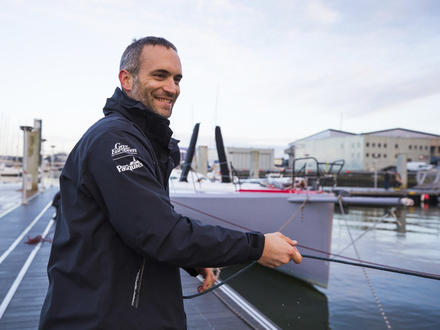 Fabrice Amedeo, le 7 février dernier à Lorient pour la mise à l'eau de son nouveau bateau.  