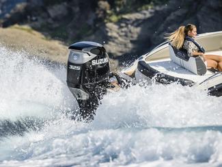 Suzuki DF325A : beaucoup de puissance et...