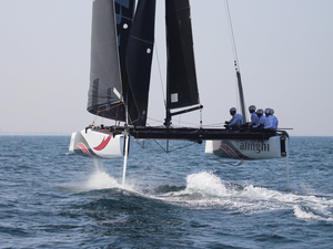 Ouverture de la saison 2018 des Extreme Sailing Series, Alinghi est sur le pont !