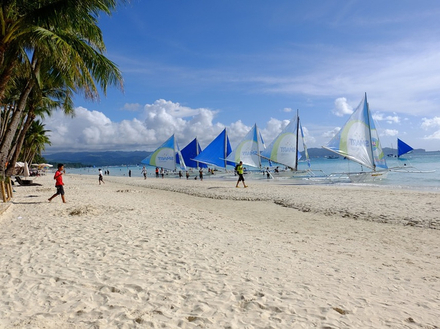 White Beach, pour les adeptes du surf et windsurf.