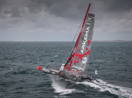 Le vrai axe d'amélioration pour le Multi50 est l'optimisation énergétique avec l'installation de panneaux solaires et d'une éolienne. Le vrai axe d'amélioration pour le Multi50 est l'optimisation énergétique avec l'installation de panneaux solaires et d'une éolienne.