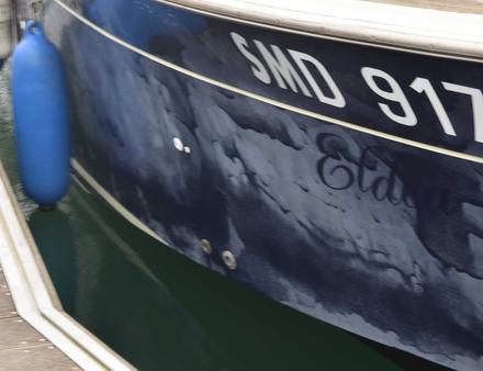 Si on n'entretient pas le gelcoat de couleur, il passe au bout de quelques années. Nautisme Article