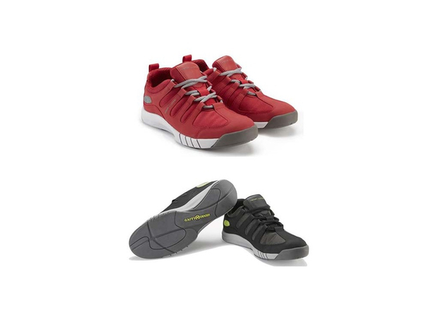 Tennis de pont Deck Grip Profile, disponible du 36 au 47. Existe en rouge, noir et marine, au prix de 119 euros. Nautisme Article