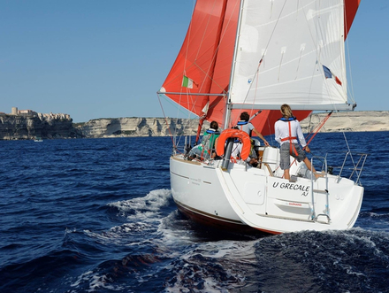 Les offres Evasion sont vari&eacute;es : les stagiaires peuvent naviguer en Bretagne, caboter au large de la Sicile, et m&ecirc;me traverser l'Atlantique pour les plus aguerris.