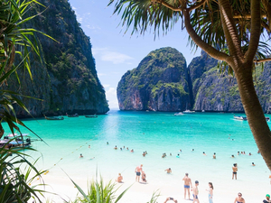 Le tourisme de masse, malédiction des plages de rêve d'Asie du Sud-Est