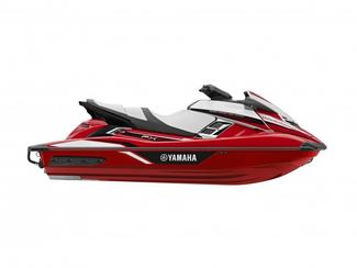 Yamaha partenaire du surfeur Garrett McNamara,...