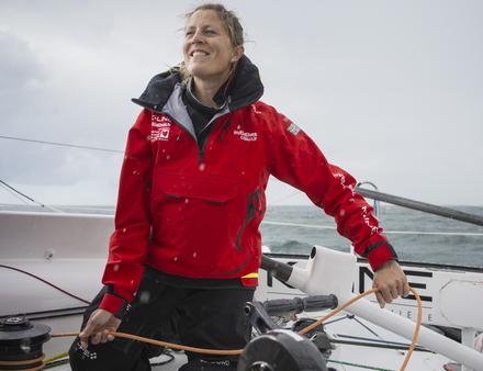 Samantha Davies est la marraine de la course cette année. Elle soutient déjà l'association à travers le voilier Initiatives-Coeur, aux côtés de Tanguy de Lamotte. Nautisme Article