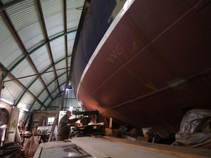 Remettre à l'eau le voilier de Jacques Brel, pour les 90 ans de l'artiste