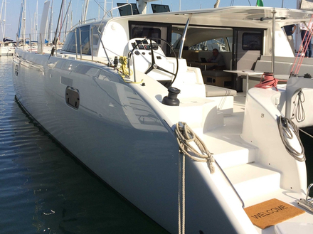 Spécialiste des monocoques haut de gamme, le chantier italien Ice Yacht présentait en avant-première ce 61 pieds. Spécialiste des monocoques haut de gamme, le chantier italien Ice Yacht présentait en avant-première ce 61 pieds.