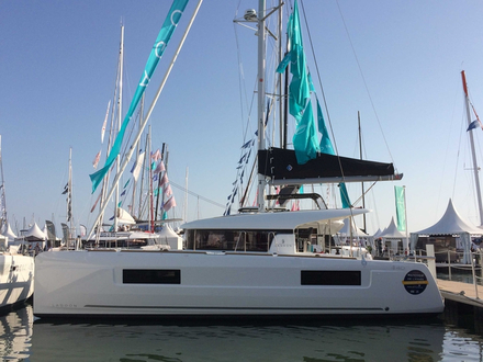 Parmi les incontournables du secteur, Lagoon et son nouveau 40 pieds. Un beau succès pour le chantier tricolore. 