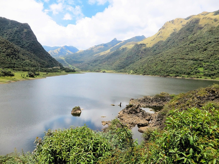 Lac au coeur de la Cordillère des Andes