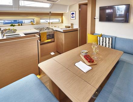 Les + du Jeanneau Sun Odyssey 490 : la circulation à bord, la cabine propriétaire spacieuse et la finition générale. Nautisme Article
