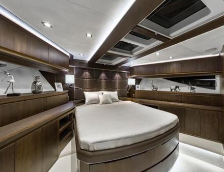L'agencement du Galeon a été complètement revu pour pouvoir accueillir quatre cabines aux prestations luxueuses. Nautisme Article