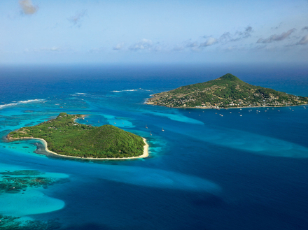 Facilement accessible par la mer depuis la Martinique, l'archipel de Saint-Vincent-et-les-Grenadines offre des conditions de navigation idéales.