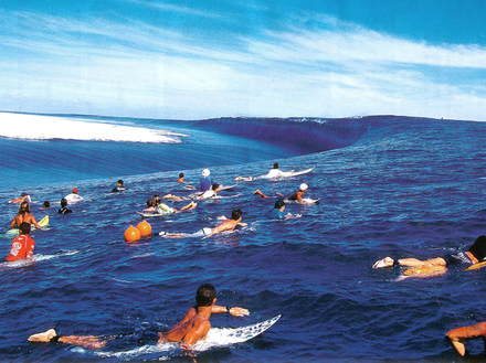 Théâtre du Billabong Pro Tahiti, le spot tahitien déroule l?une des plus belles vagues du monde mais également des plus dangereuses. Théâtre du Billabong Pro Tahiti, le spot tahitien déroule l?une des plus belles vagues du monde mais également des plus dangereuses.