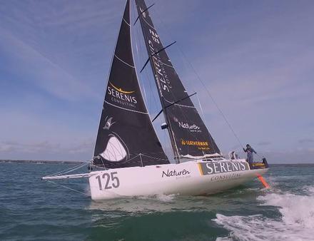 Jean Galfione, le skipper de Serenis Consulting occupe la pôle position au terme des premières manches sans avoir pourtant remporté la moindre régate. Nautisme Article