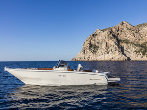 Invictus 280SX, entre élégance et confort pour le dernier motorboat d'Invictus Yacht