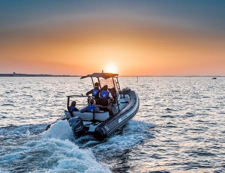 A l'occasion du lancement de l'Open 5.5, le constructeur français organise aussi un événement au Crouesty (Morbihan) baptisé "Demo Days", du 8 au 10 juin prochain. Nautisme Article