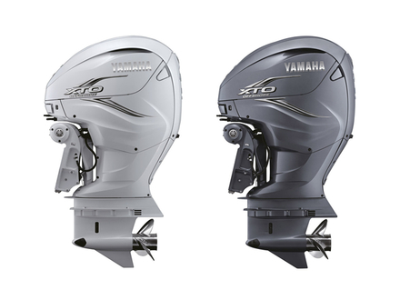 Présenté en avant-première européenne au prochain salon nautique de Gênes (Italie) fin septembre, le puissant moteur sera commercialisé en blanc ou en gris. Présenté en avant-première européenne au prochain salon nautique de Gênes (Italie) fin septembre, le puissant moteur sera commercialisé en blanc ou en gris.