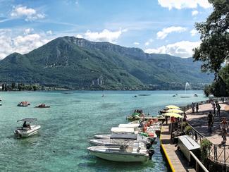 Le lac d'Annecy, destination nautique par...