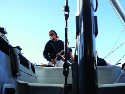 Marie Tabarly sera aux commandes du Pen-Duick VI pour ce tour du monde. Marie Tabarly sera aux commandes du Pen-Duick VI pour ce tour du monde.