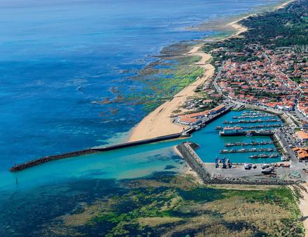 Le port de la Cotinière, sur la face Ouest de l'île Nautisme Article