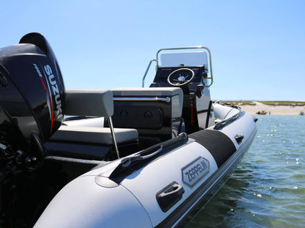 La marque française de bateaux semi-rigides propose via ses revendeurs de profiter d'un essai en mer pour peut-être choisir votre futur bateau.  La marque française de bateaux semi-rigides propose via ses revendeurs de profiter d'un essai en mer pour peut-être choisir votre futur bateau.