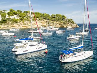 Sunsail propose des croisières à la cabine, en...