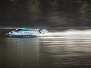 Quand Jaguar bat un record du monde de vitesse... sur l'eau !
