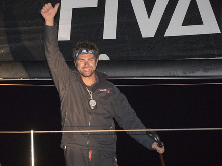 Mais rien n'est joué pour Alexis même s'il prend l'avantage. Au programme vendredi et samedi : parcours bananes et côtiers. Mais rien n'est joué pour Alexis même s'il prend l'avantage. Au programme vendredi et samedi : parcours bananes et côtiers.