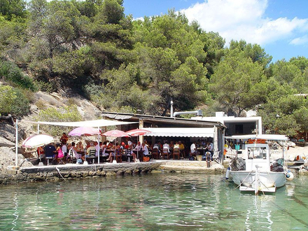 Restaurant Es Bigotes à Cala Mastella