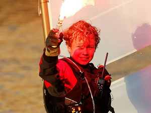 Tom Goron bat le record de traversée de la Manche en Optimist à 12 ans