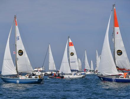 Aujourd'hui, pour le départ, les vents étaient variables, de tendance sud-ouest à l'avant de la dépression centrée sur le golfe de Gascogne. Nautisme Article