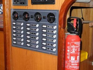 Les magasins d'accastillage se lancent dans le recyclage de petits extincteurs