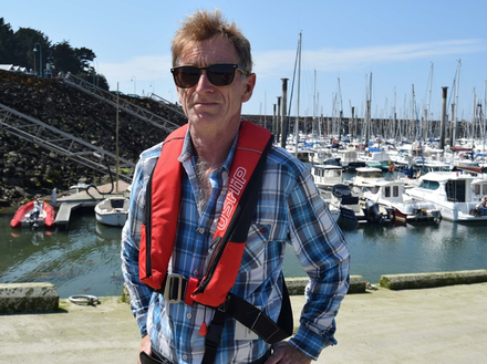 Le gilet Flex 165N possède des empiècements moussés sur les parties en contact avec le torse