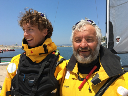 Pour cette traversée, Yvan est aux côtés de son fils Mathis, 21 ans, avec qui il a déjà effectué quelques raids : Tour de Bretagne, France-Sardaigne... Pour cette traversée, Yvan est aux côtés de son fils Mathis, 21 ans, avec qui il a déjà effectué quelques raids : Tour de Bretagne, France-Sardaigne...
