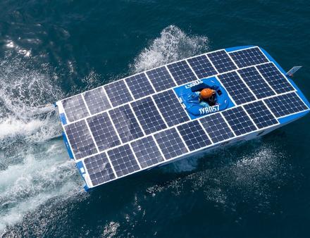 Incontournable du rendez-vous, la Solar Class (qui regroupe Open Class et Challenge A Class) a fait le plein avec 23 unités dont 15 venant des Pays-Bas. Le Hollandais Gerhard van der Schaar remporte cette 5e édition en Open Class. Nautisme Article