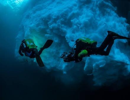 A bord du WHY, une équipe de plongeurs et de scientifiques étudient le milieu sous-marin entre la surface et 150 m de profondeur, et développent de nouvelles techniques de plongée. Nautisme Article