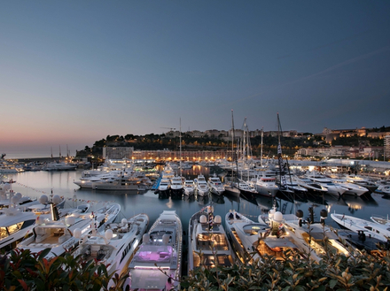 Du 26 au 29 septembre, le Monaco Yacht Show accueillera de nouveau les armateurs privés et les futurs acheteurs ou loueurs de yacht venus découvrir l'exposition à flot de 120 superyachts. Du 26 au 29 septembre, le Monaco Yacht Show accueillera de nouveau les armateurs privés et les futurs acheteurs ou loueurs de yacht venus découvrir l'exposition à flot de 120 superyachts.