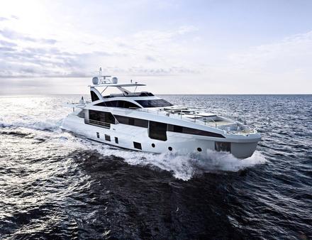 Le Grande 32 METRI d'Azimut Yachts. Nautisme Article